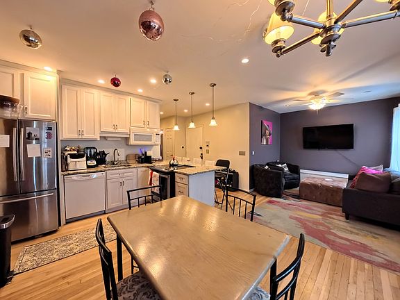 3rd image of 285 Dorchester St APT 2