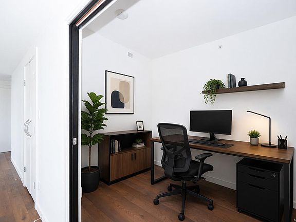 5th image of 707 Courtney St #608