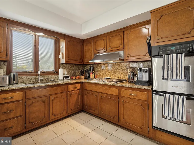 1530 Briar Hill Rd — Photo 13