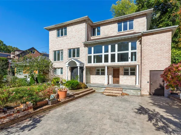 7157 Douglaston Parkway, Little Neck, NY 11362