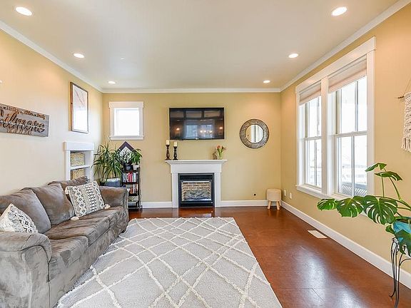 3rd image of 1006 Leepike Ct