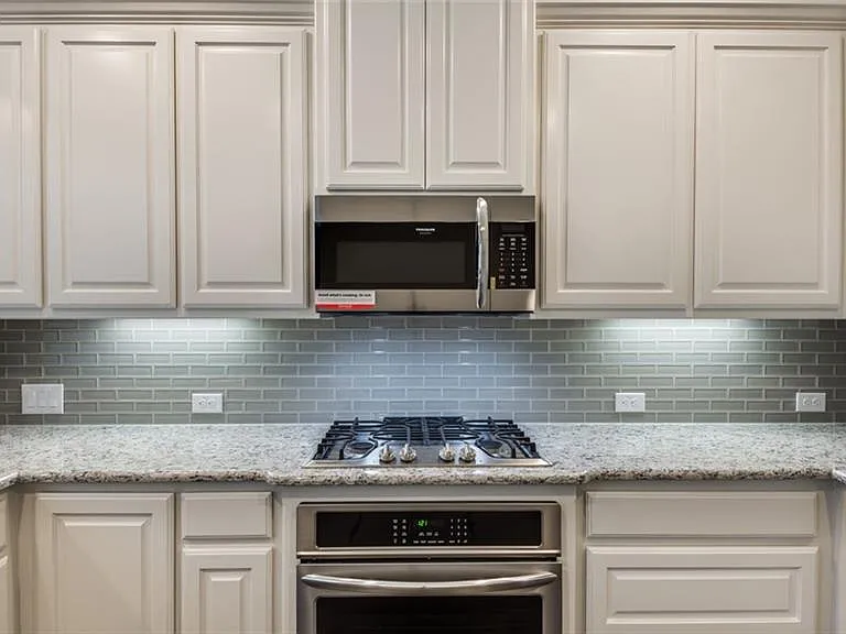 7128 Huckleberry Dr — Photo 3