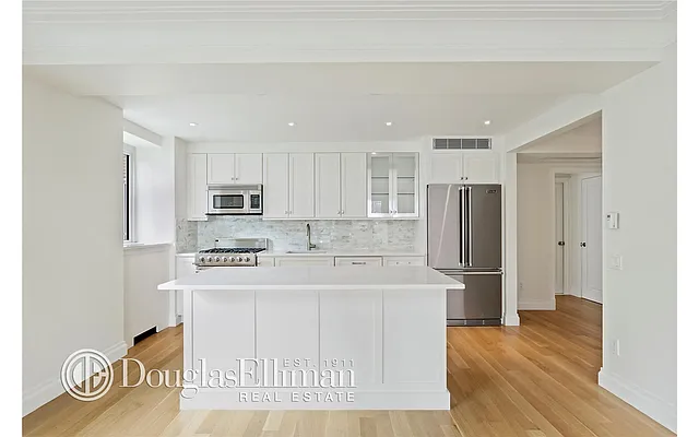 Rented by Douglas Elliman | media 14