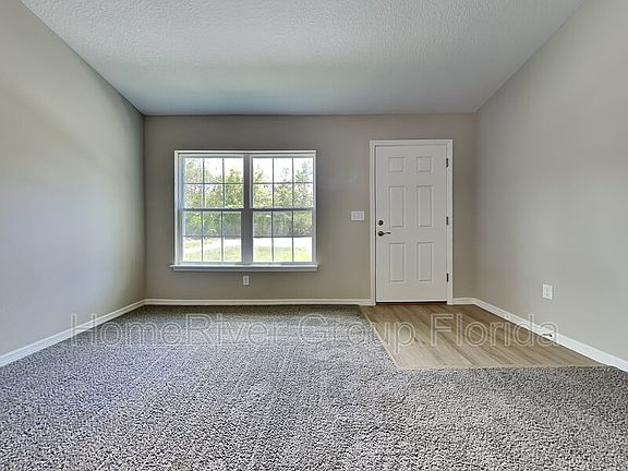 4th image of 203 SE Fisher Crse