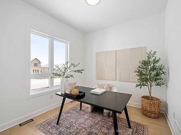 3rd image of 1339 Cranbrook Rd