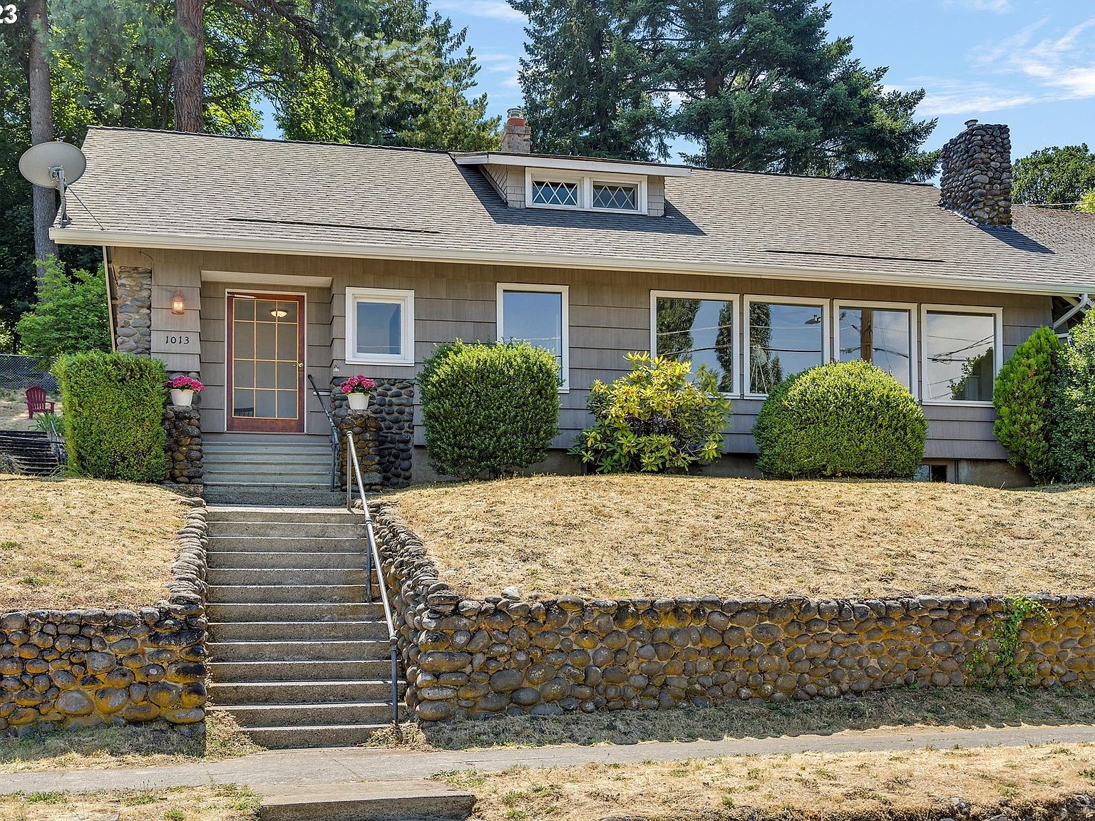 1013 State St, Hood River, OR 97031 MLS 23415407 Zillow