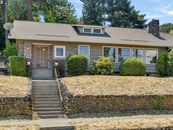 1013 State St, Hood River, OR 97031