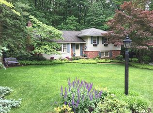 616 Arlyn Cir, Wayne, PA 19087