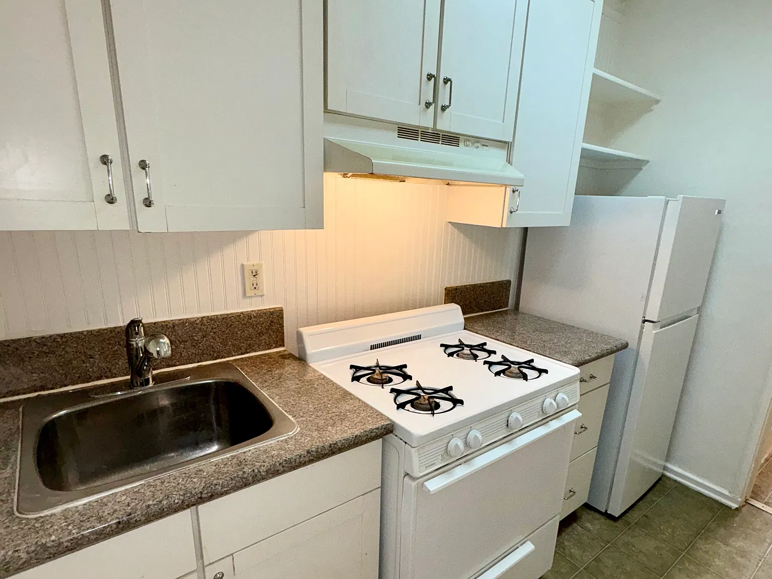 Studio, 450 sqft, $1,595 — Photo 4