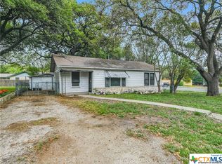 621 Schweppe St, Boerne, TX 78006