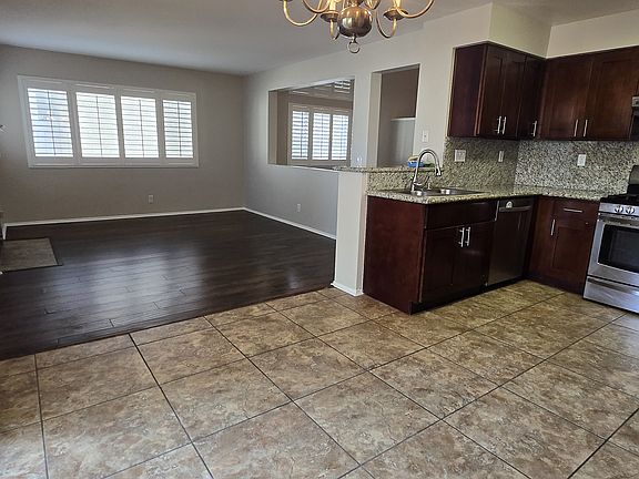 5th image of 991 Primrose Ln
