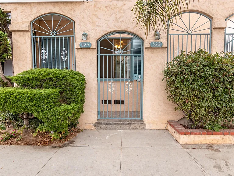 524 Linden Ave — Photo 2