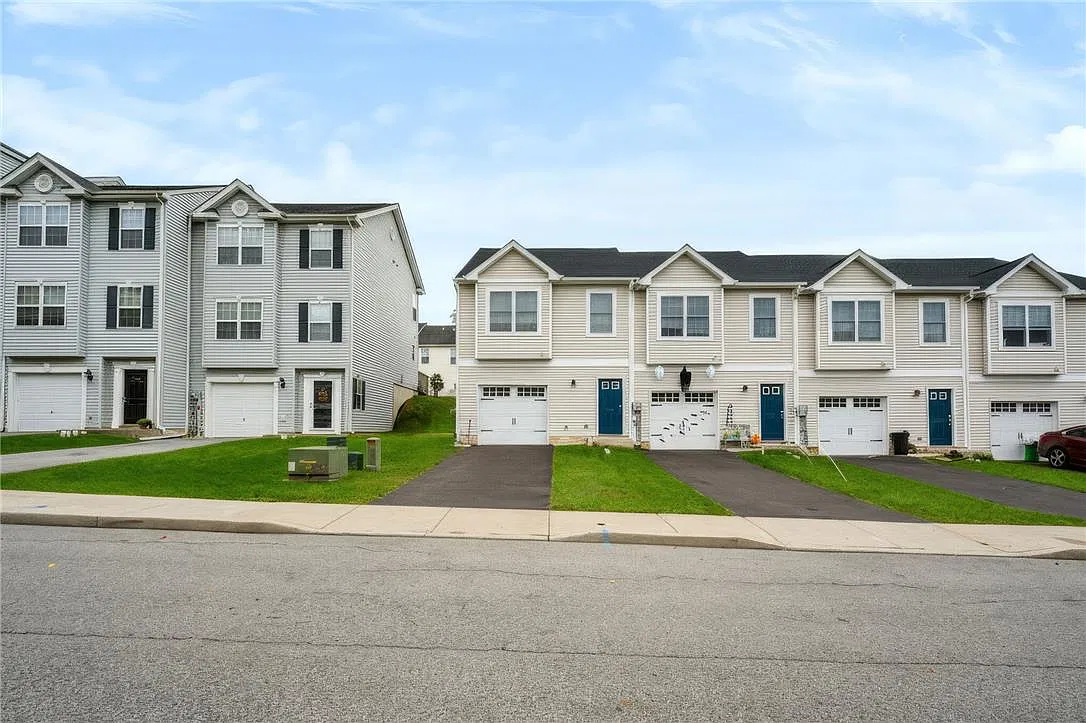 3 bed, 2.5 bath, 1461 sqft, $2,500 — Photo 1