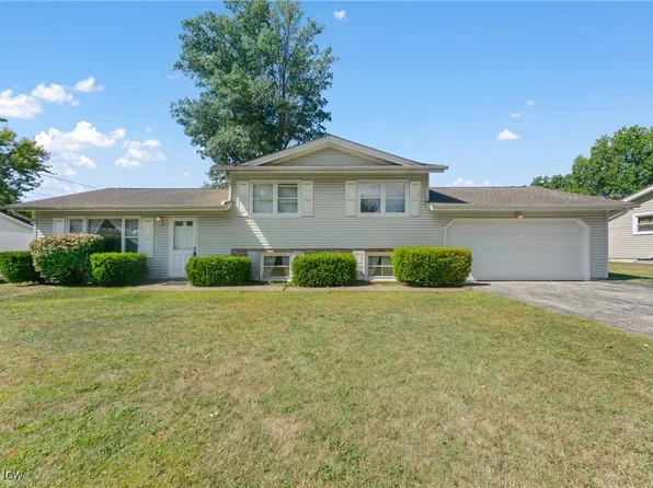 3658 Johnson Farm Dr, Canfield, OH 44406