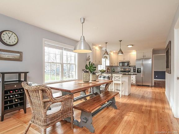 4th image of 234 Trinity Ave