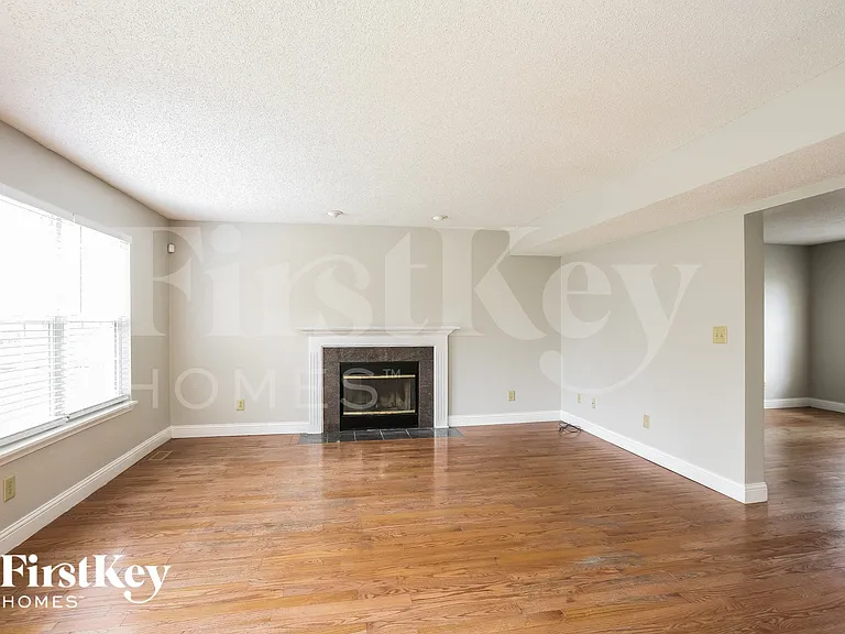 5246 Melbourne Rd — Photo 3