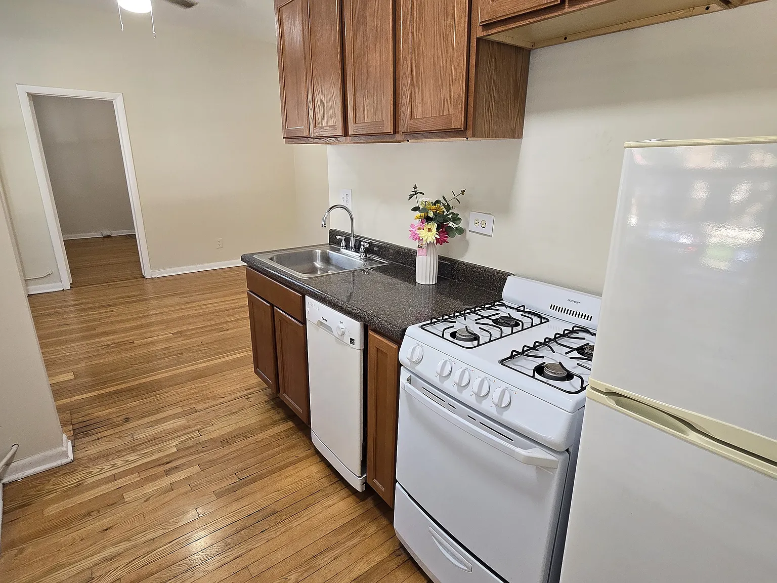 1 bed, $1,995 — Photo 3