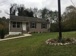 2686 Palmyra Rd, Palmyra, TN 37142