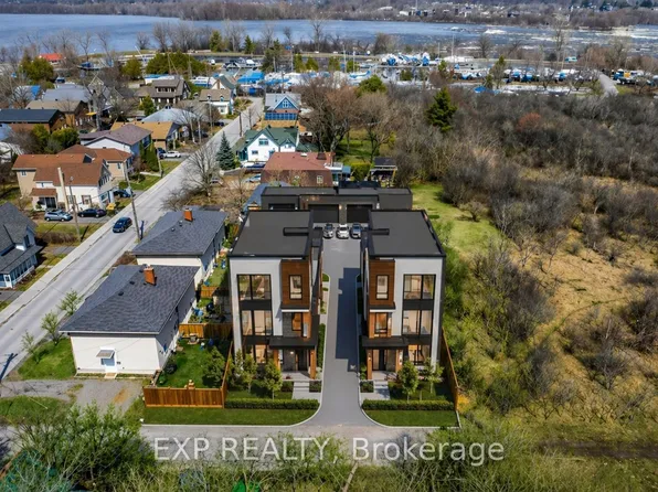 2723 Rowatt St, Ottawa, ON K2B 6N9