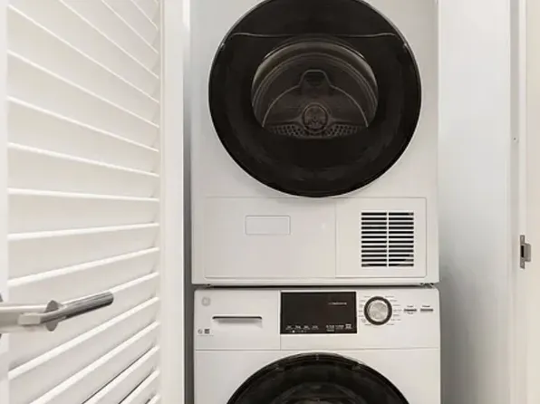 60 East 55th Street image 7 of 8