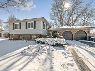 1331 Oak Hill Rd, Downers Grove, IL 60515