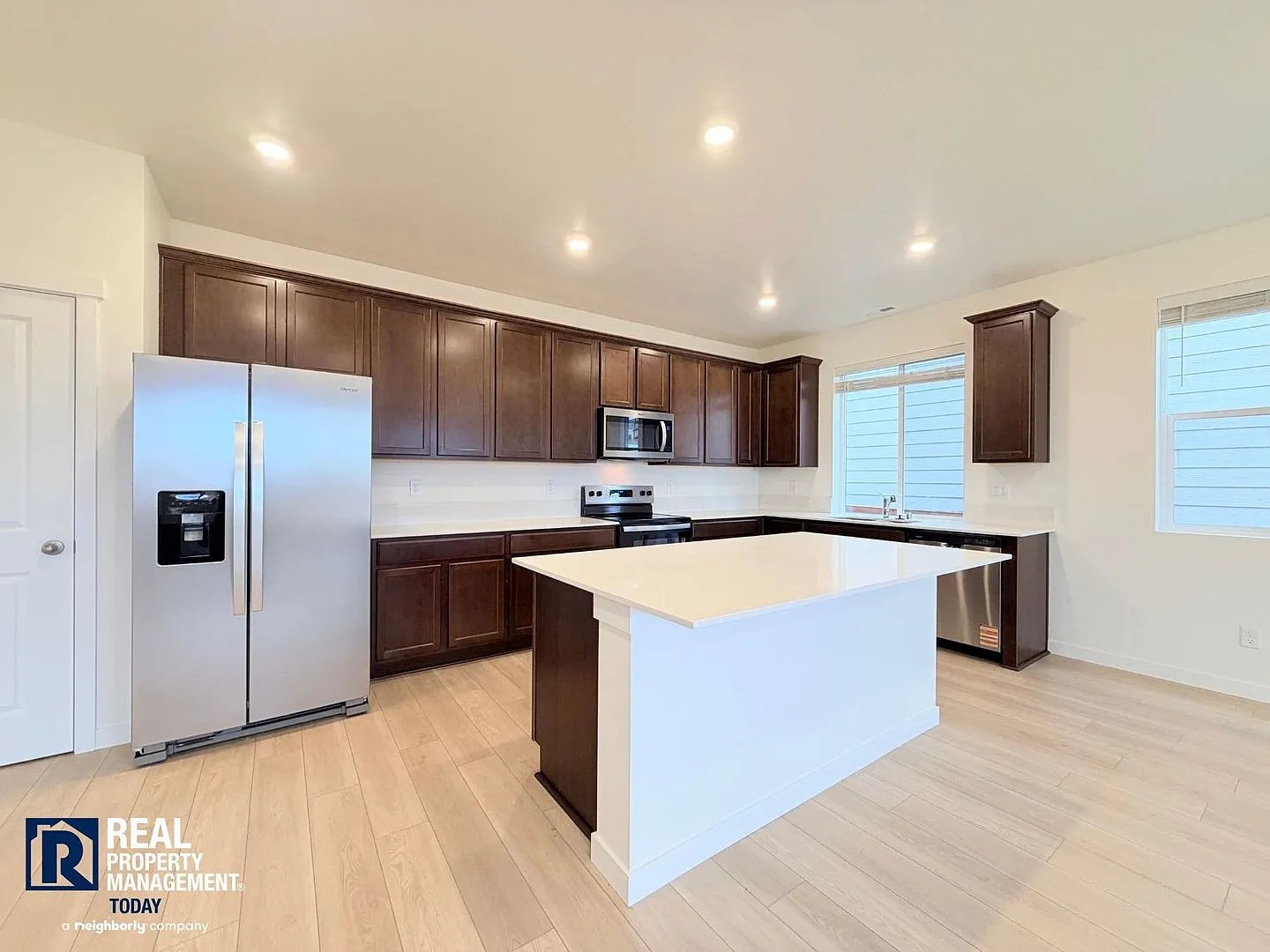 Modern Puyallup Living | Spacious Loft, Covered Patio & Central A/C — Photo 2