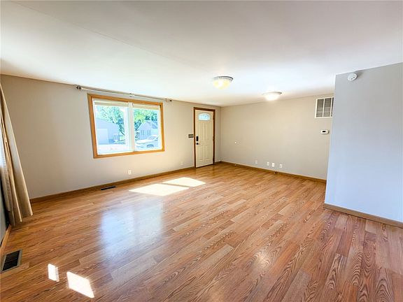 3rd image of 908 Pine St