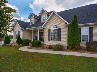 220 Seattle Slew Ln, Bowling Green, KY 42101