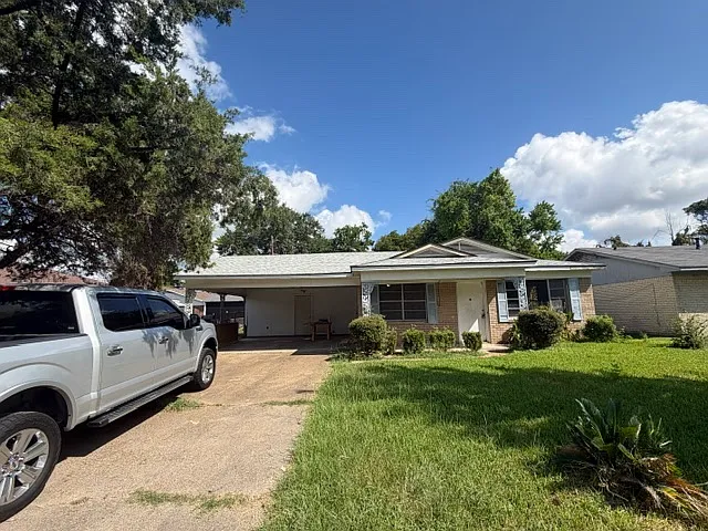 4378 Walter St