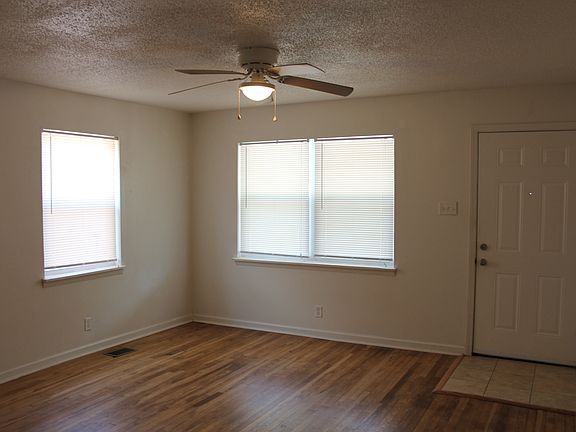 2nd image of 707 Lenora St