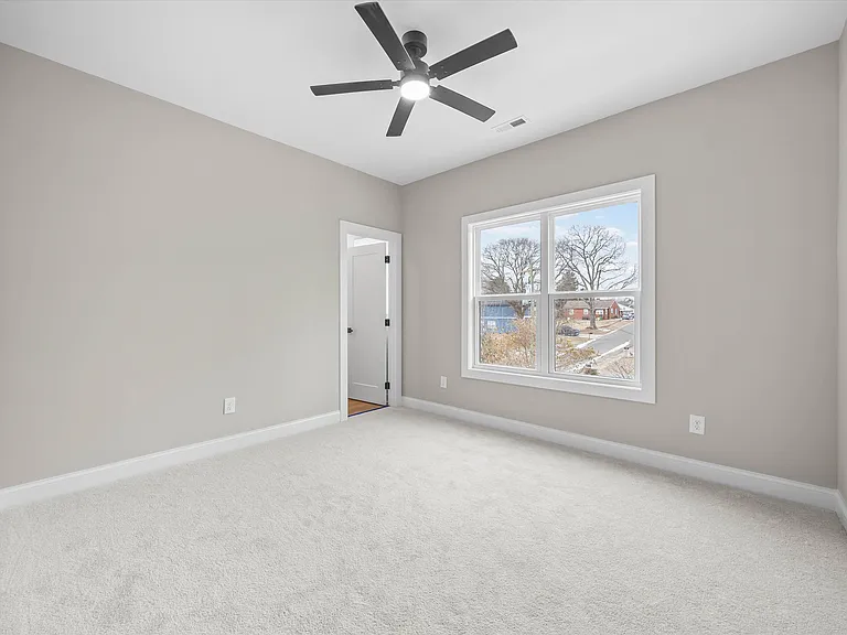 401 Lee St — Photo 9
