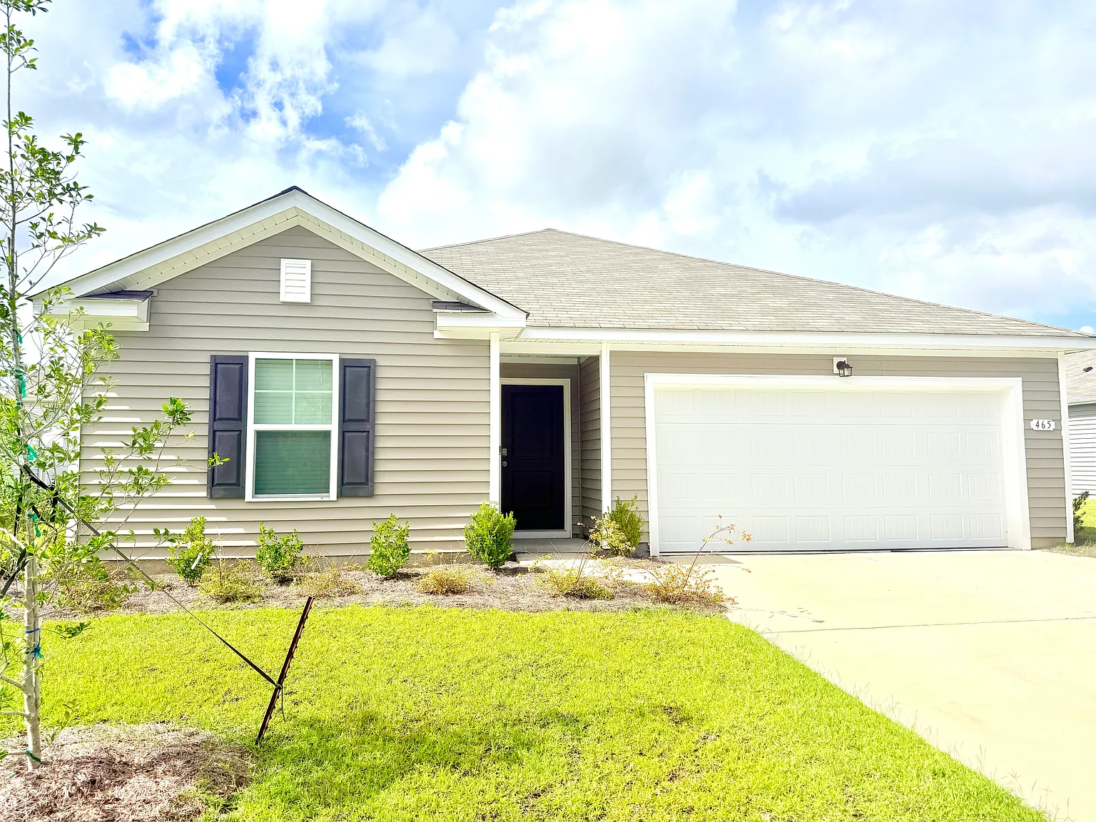 3 bed, 1475 sqft, $2,000 — Photo 1