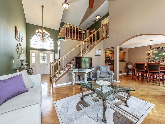 4th image of 2211 Seaver Ln
