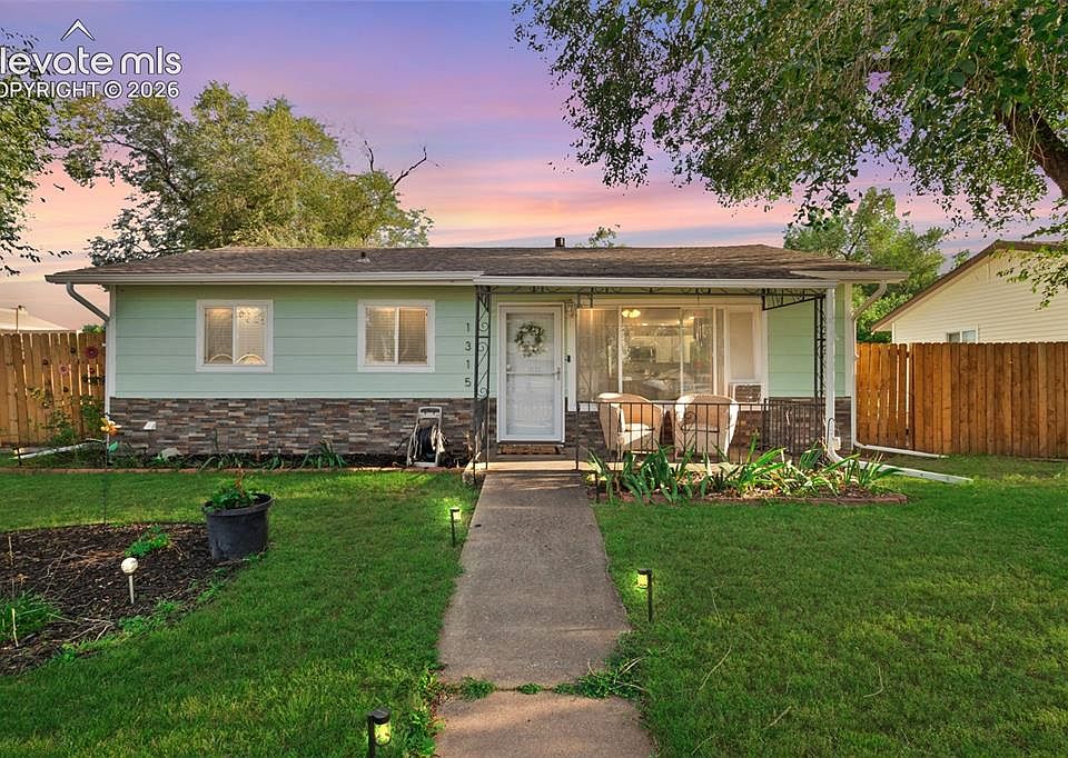 1st image of 1315 Pando Ave