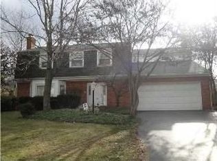 2581 Chartwell Rd, Columbus, OH 43220