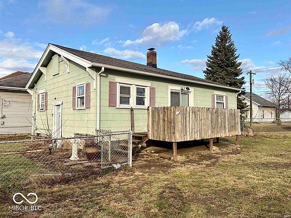 3rd image of 513 E Centennial Ave