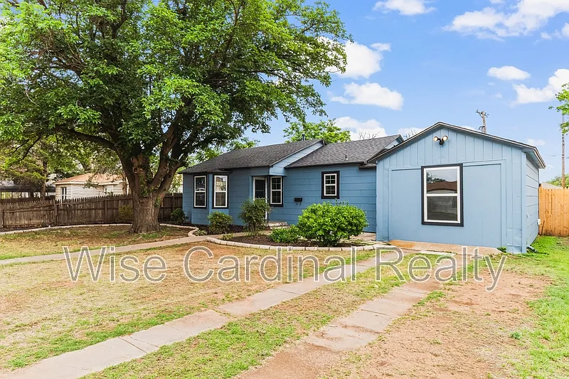 3 bed, 1.0 bath, 1120 sqft, $1,250 — Photo 2