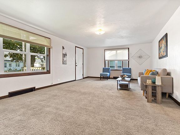 Spacious livingroom