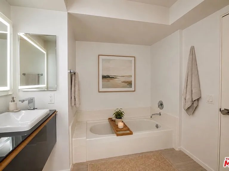 10590 Wilshire Blvd #704 — Photo 11