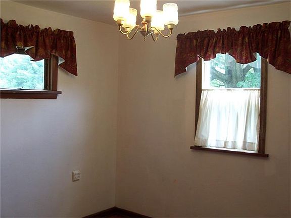 5th image of 622 Ascension Dr E