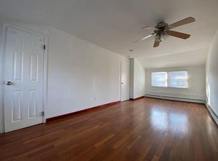 6 Murray Rd, Hicksville, NY 11801