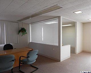 4th image of 1464 E Highland Ave