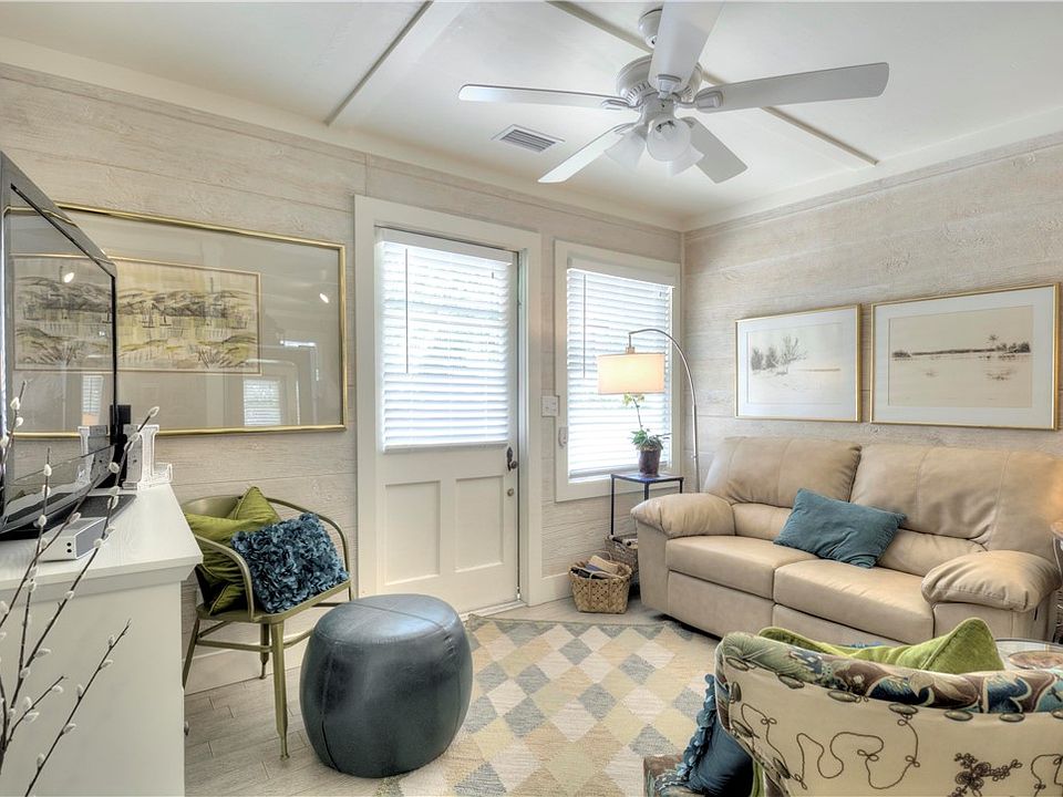 1st image of 2034 Bruce Dr #B