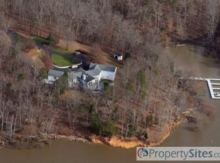 450 Sir Peyton Dr, Clarksville, VA 23927