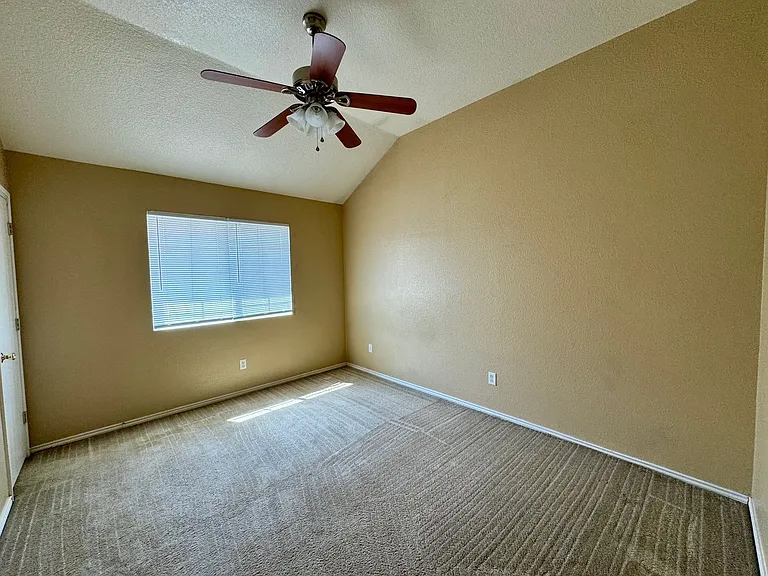 4402 Jeff Scott — Photo 11