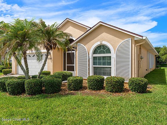 3rd image of 992 Shaw Cir