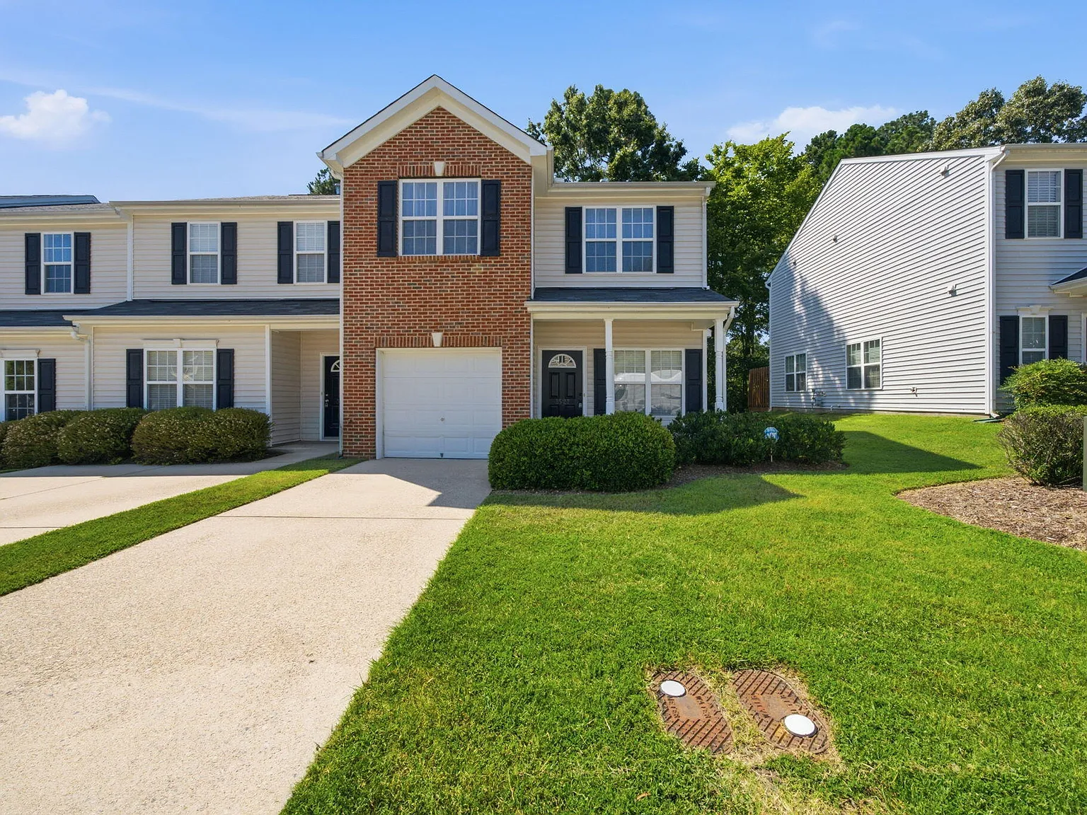 3 bed, 2.5 bath, $1,750 — Photo 2
