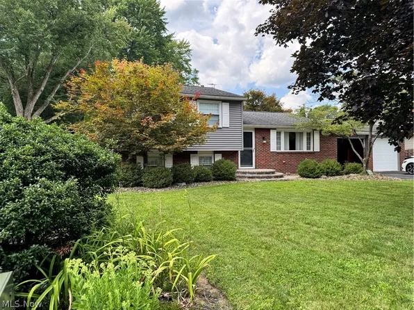 7763 Raglan Dr NE, Warren, OH 44484