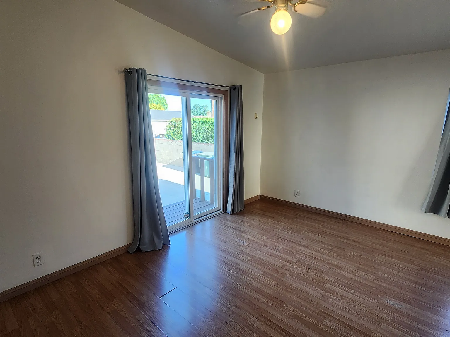 3 bed, 2292 sqft, $1,400 — Photo 3
