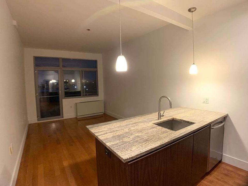 1st image of 740 Bergen St #404